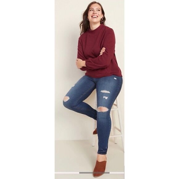 Old Navy Dark Indigo Wash Rockstar Mid-Rise Super Skinny Jeggings in Juliette - Picture 2 of 16